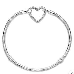 Pandora Moments Heart Closure Snake Chain Bracelet 7.5”